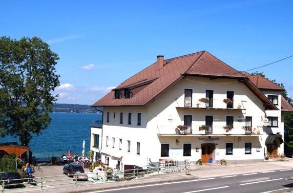 Mit Seeterasse & Zur Landeroith Hotel